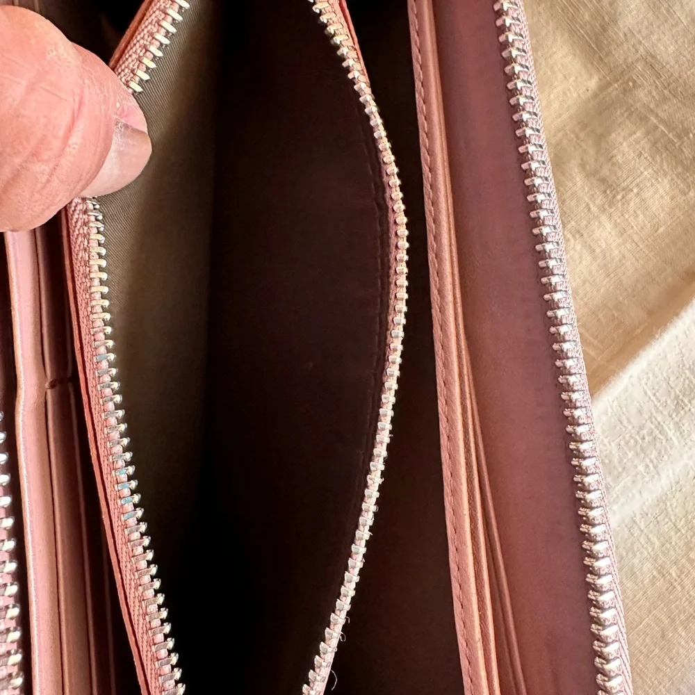 AUTHENTIC VINTAGE DIOR ZIPPY WALLET